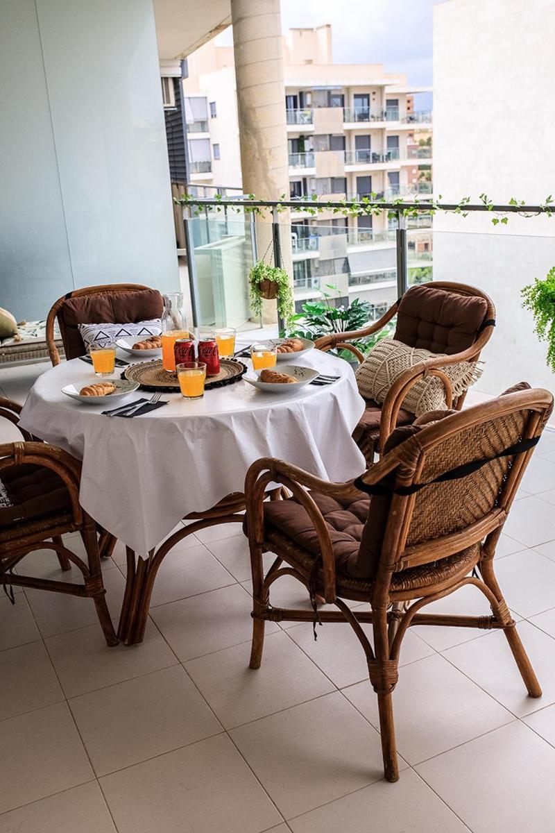 Apartamento Oasis Cala Alta New 120qm Free Parking, Pool, 2 Bath, 3bdr, Wi-fi, Air-condit *
